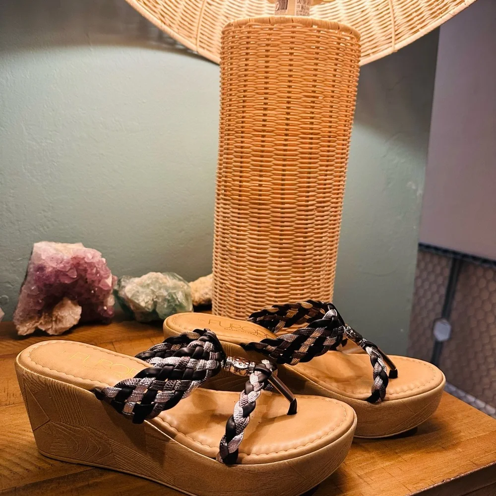 Furore Made in Italy Elegant Black and Tan Wedge Shoes with Braided Straps US7.5